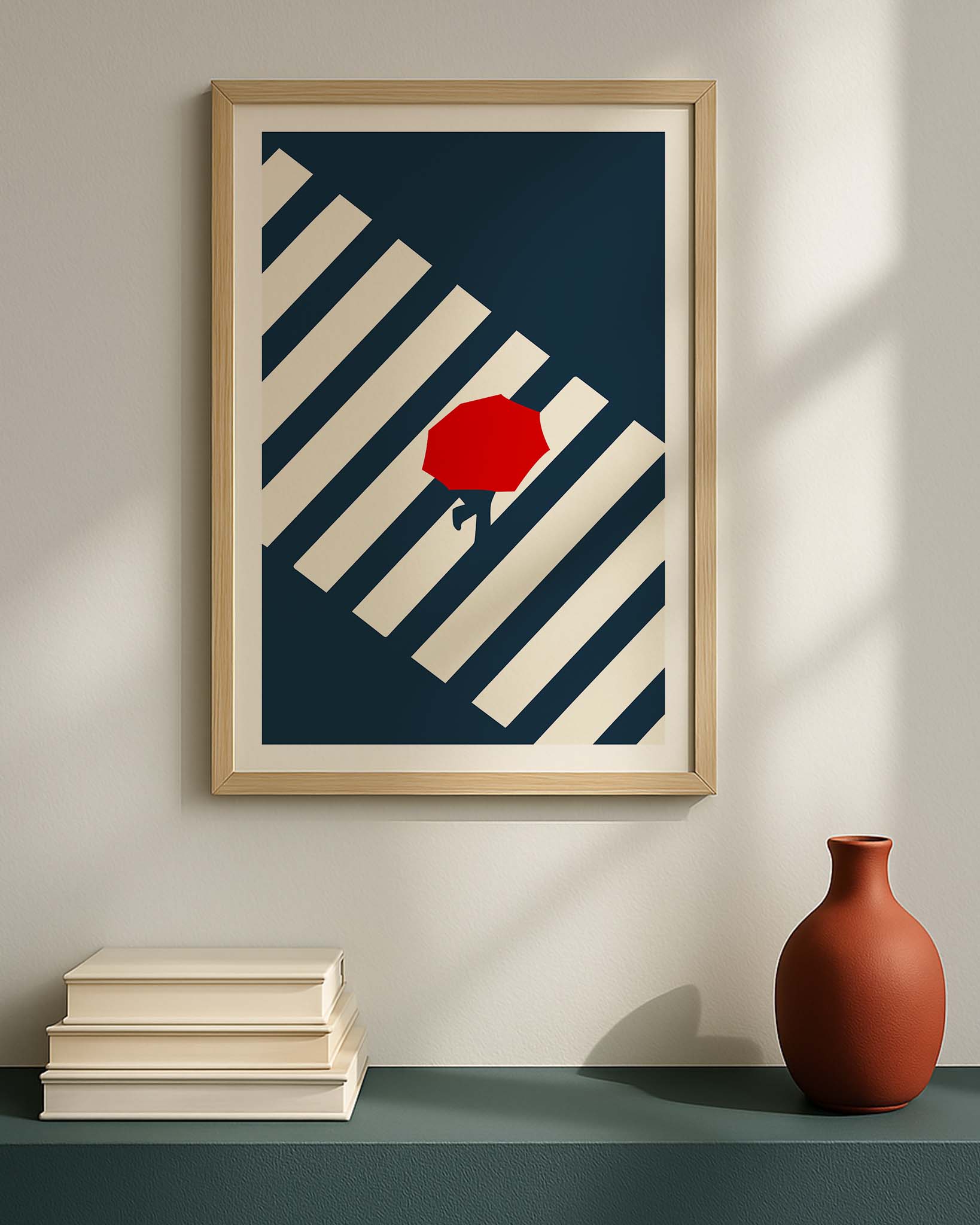 Poster abstrait moderne avec silhouette et parapluie rouge accroché dans un intérieur marocain au design minimaliste – déco murale Pinterest contemporaine