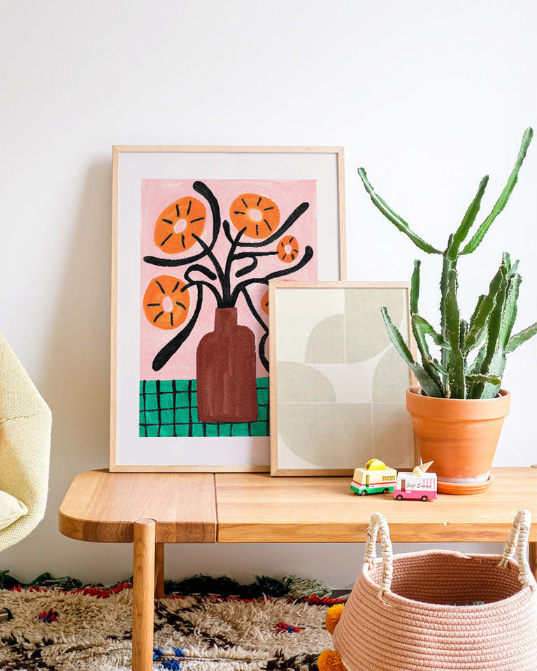 Poster illustration bouquet fleurs naïves orange, art mural bohème aux couleurs vives pour salon, chambre ou cuisine pop